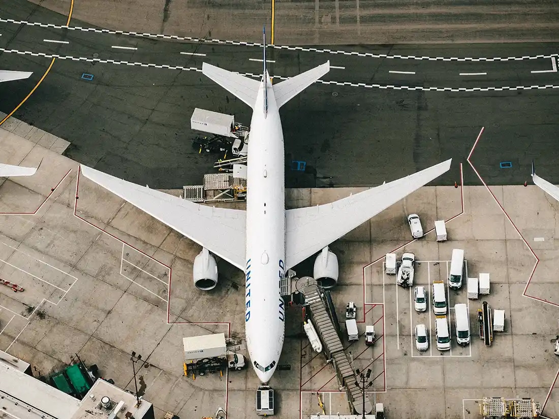 Is It Better to Redeem Points in a Travel Portal or to Transfer Them to Airlines?