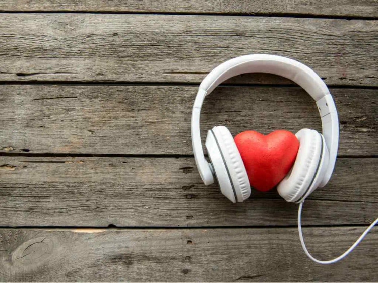 The Ultimate Travel Playlist: 100 Best Travel Songs (with Lyrics and Videos)