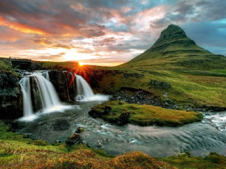 Iceland: The Island Where Earthquakes Happen Every Day
