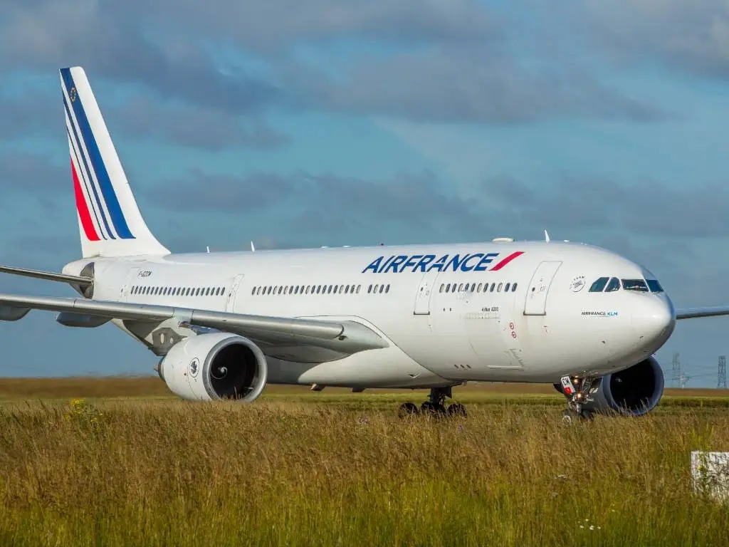 Air France Premium Economy Review: Is It Worth It?