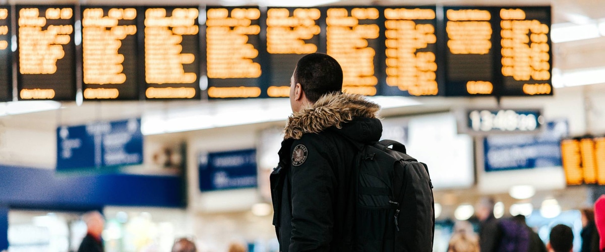 Best Time to Book Christmas Flights: Save Big This Season!  